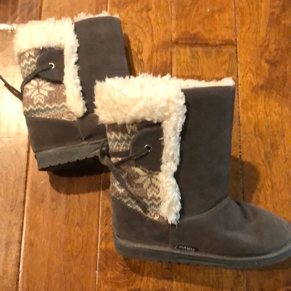Never worn, Muk Luks size 10